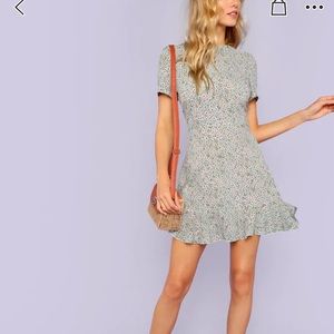 NEVER WORN- floral flounce hem dress